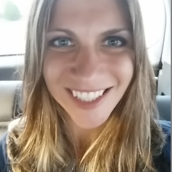 Meet your Posher, Melanie - Picture 1 of 1